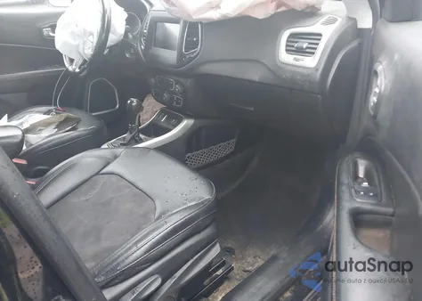 2020 Jeep Compass Latitude Fwd z USA, uszkodzony, nr VIN 3C4NJCBB3LT162473